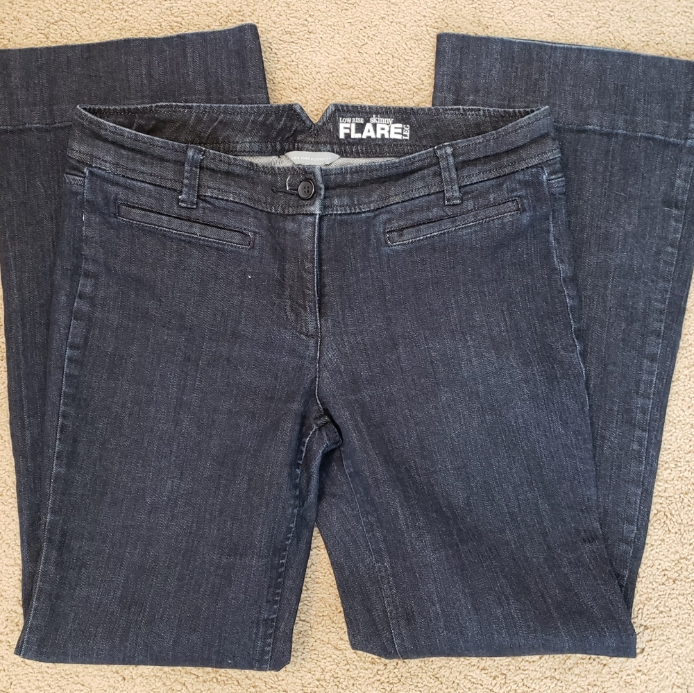 Like new flare leg jeans